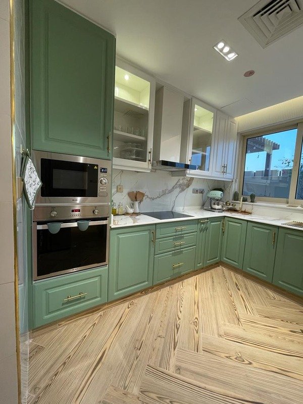 Illuminated glass upper cabinets