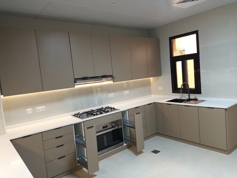 Integrated refrigeration wall