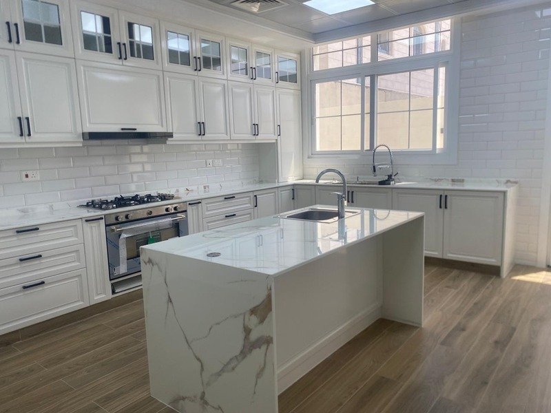 Modern kitchen finishes